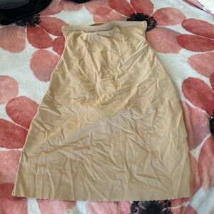 Body slimming strapless slip